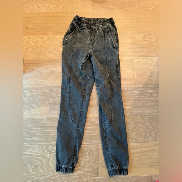 Cotton Citizen X-Small Grey Joggers. 🖤⚡️